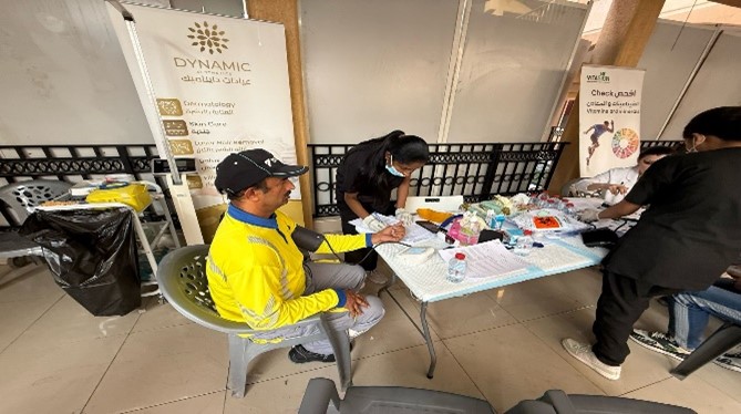Dubai Scouts participate in the Warm Winter initiative to support workers and promote social solidarity (2)